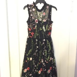 Black sleeveless floral prom dress